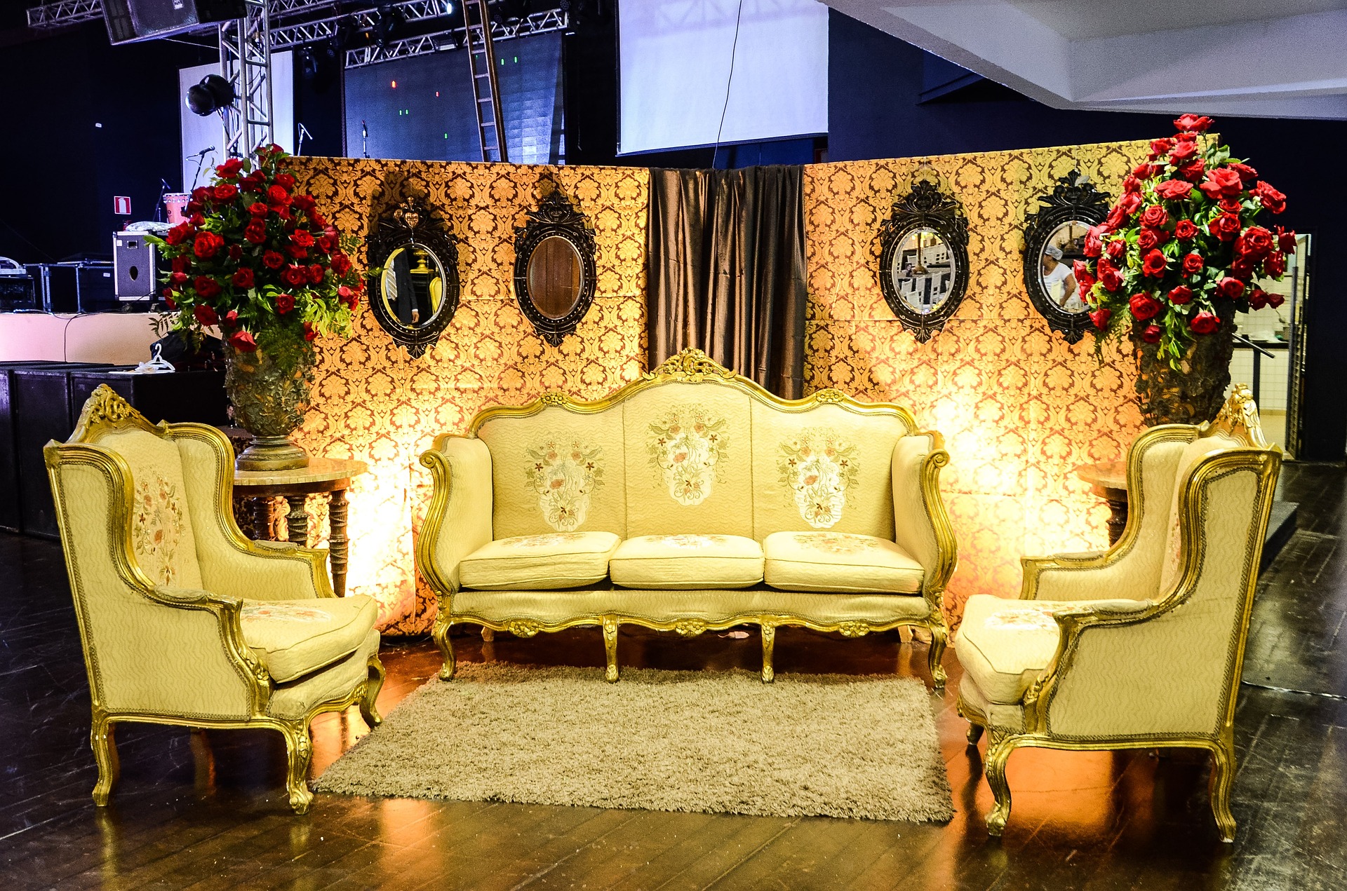 golden-sofa
